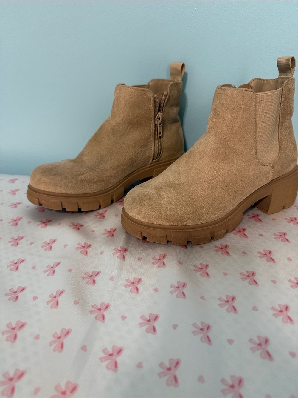 Girls Chunky Chelsea Ankle Boots in Tan